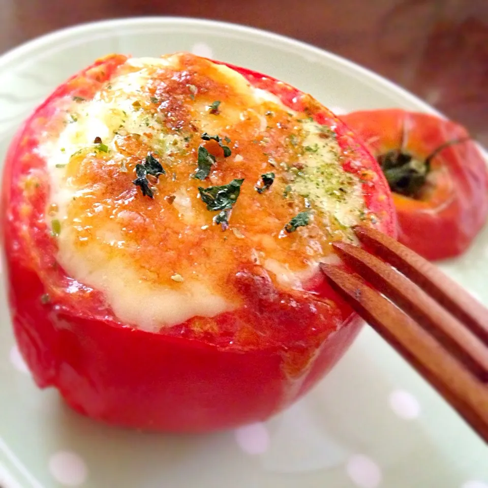 ゆりえさんの料理 丸ごとトマトの目玉焼き|ららさん