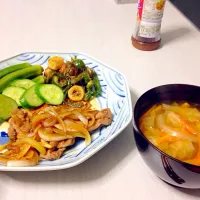 Snapdishの料理写真:生姜焼き、ピーマンとちりめんの甘辛炒め、野菜スープ|Kinue Murayamaさん