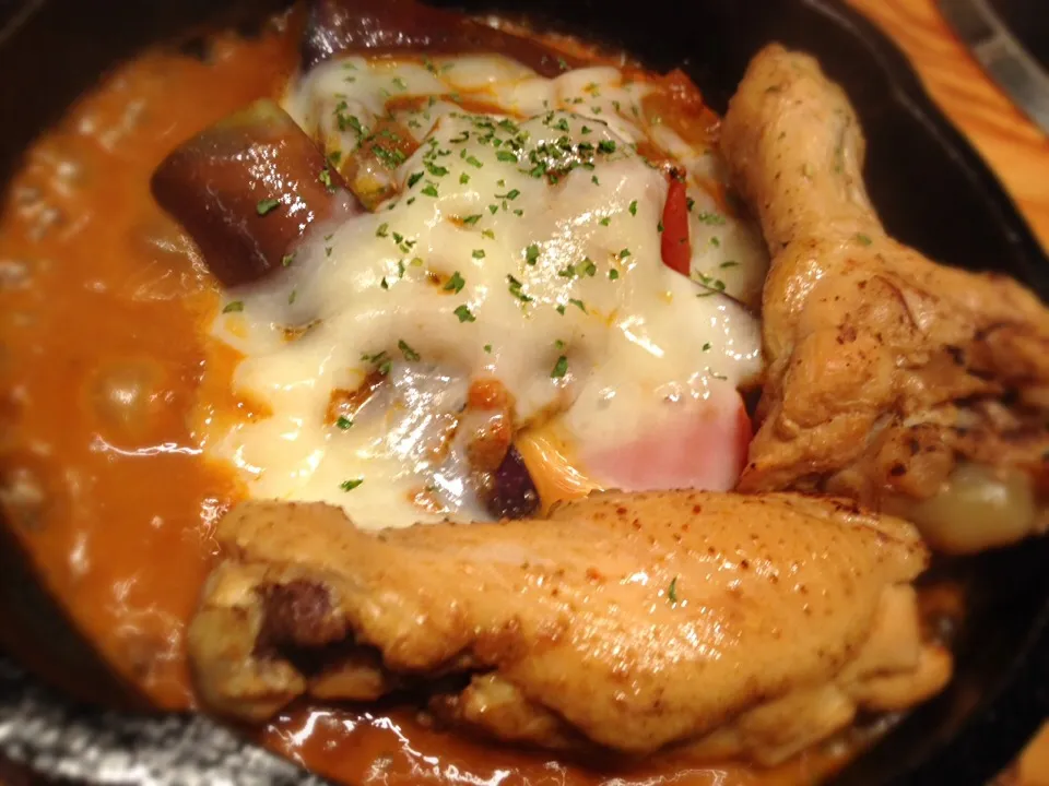 Snapdishの料理写真:キャンプ茄子とトマトのチーズカレー  チキントッピング2014.8.3|tarqarさん