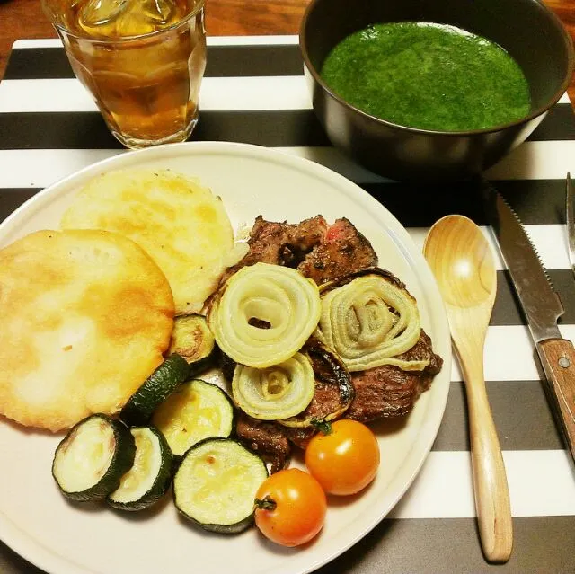 Snapdishの料理写真:夜ご飯。ステーキプレート☆|ぴらさん