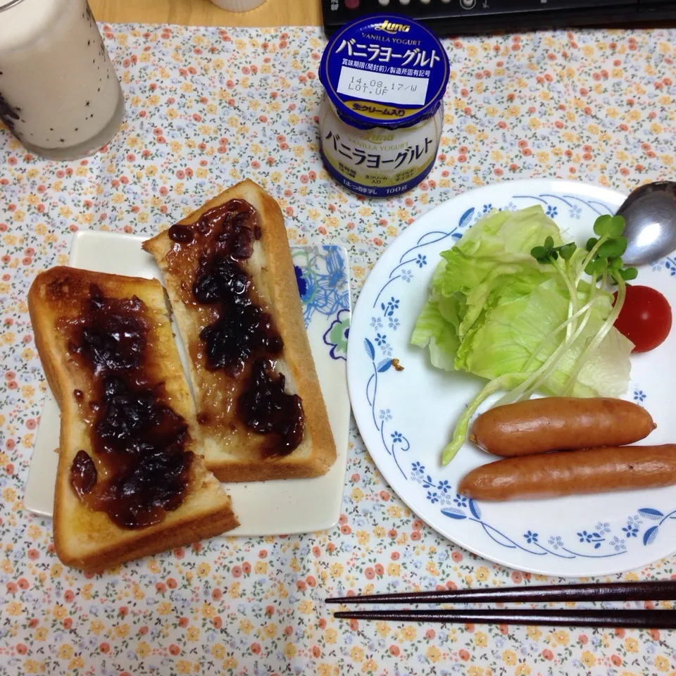 Snapdishの料理写真:小倉トーストで朝食|macco7さん