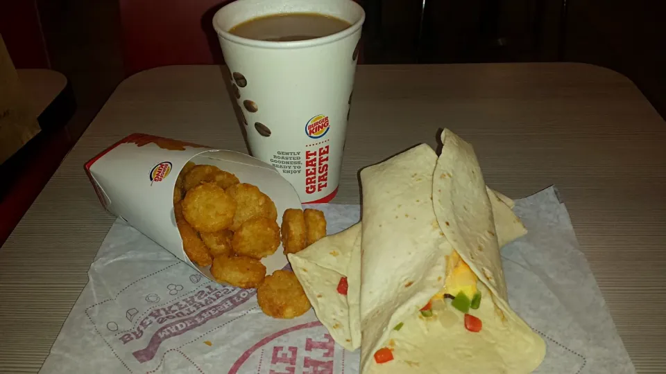 Snapdishの料理写真:2 Sausage Breakfast Burrito Meal|Christian J. Torres Cañarteさん