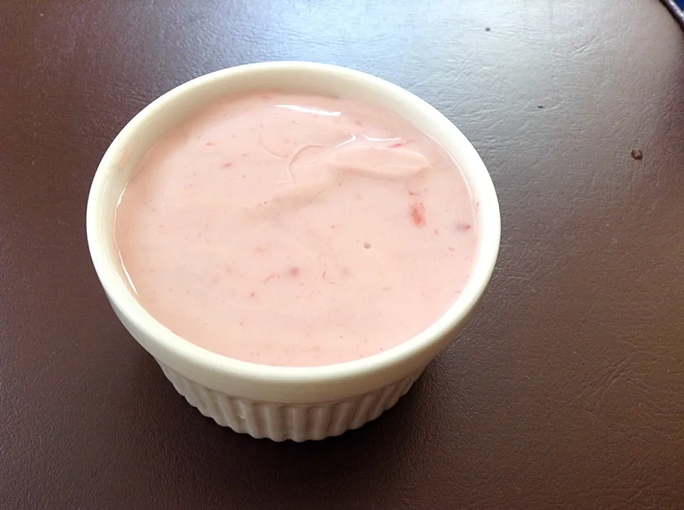 Made some strawberry yogurt for breakfast|joさん