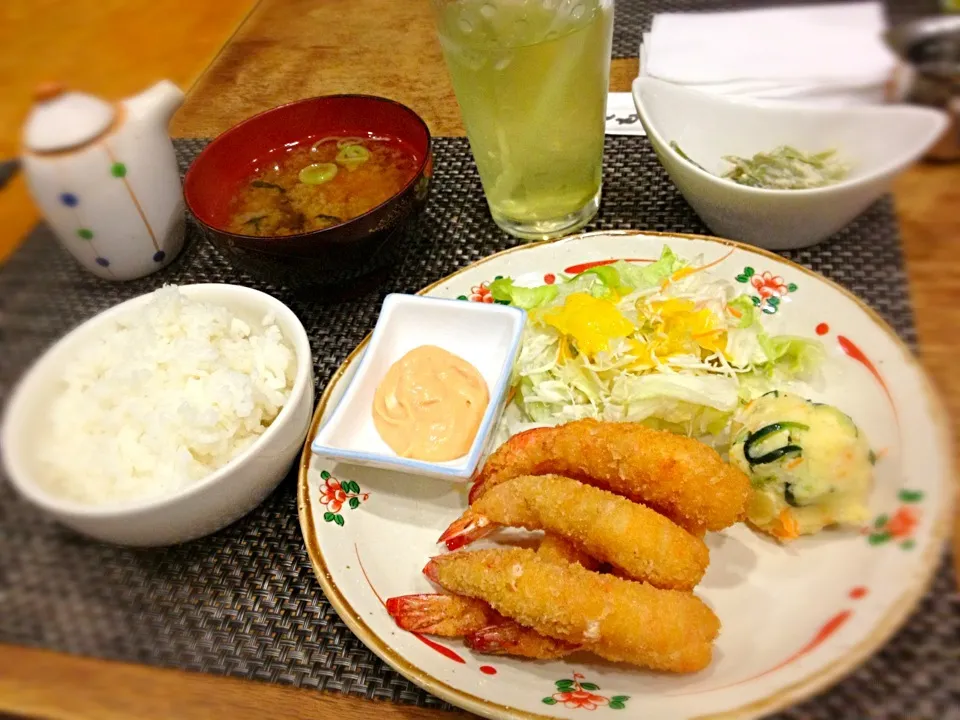 海老フライ定食🍤|チビミミさん