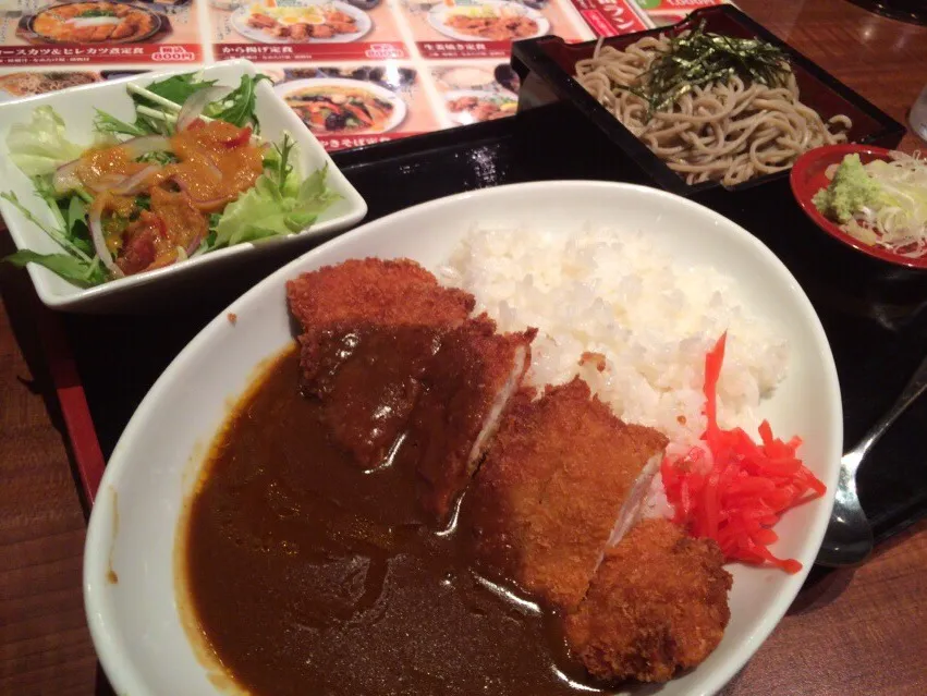 チキンカツカレー&そば定食を頂きました。|momongatomoさん