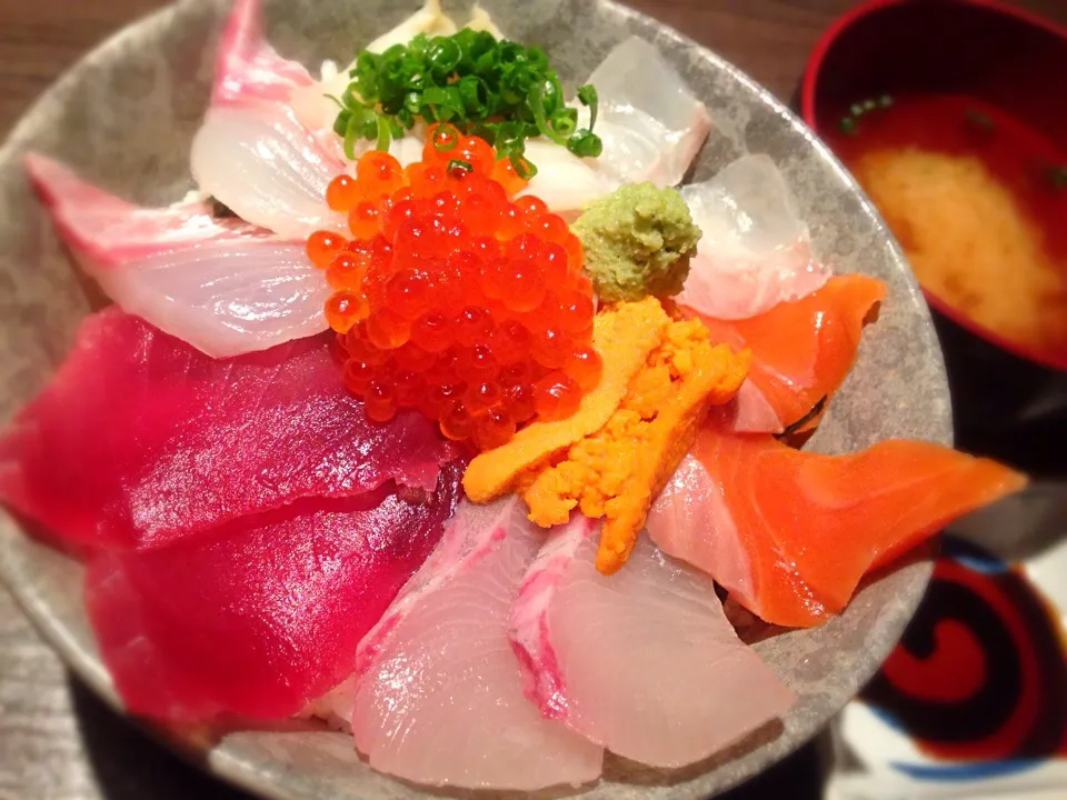 小田原 海鮮居酒屋さんせん・海鮮 彩丼|ゆうじ.さん