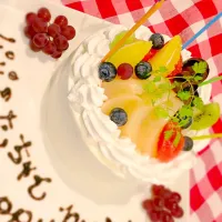 Snapdishの料理写真:桃の誕生日ケーキ|行木若奈さん