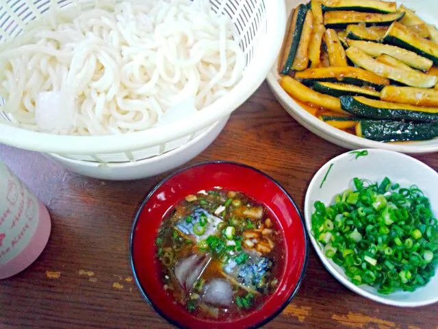 サバ缶うどんと、ズッキーニのポン酢チーズ焼き|うたかた。さん