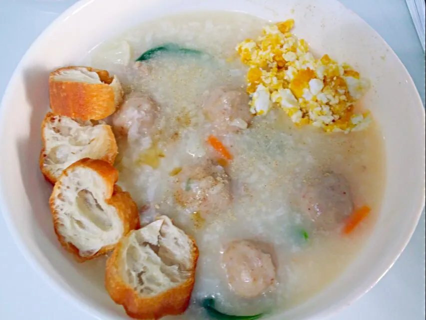 Snapdishの料理写真:Porridge 
minced pork. pork balls.salted eggs.spinach.cauliflower.carrots.you tiao.|🌷lynnlicious🌷さん