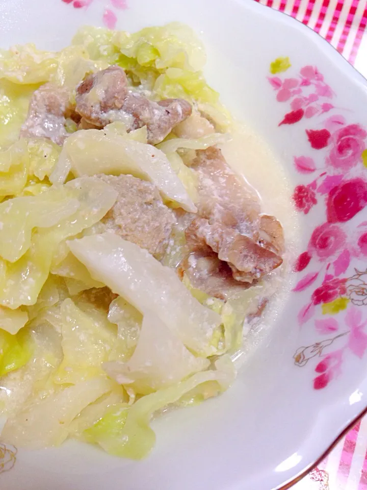 キャベツと豚肉のミルク煮|ハルさん