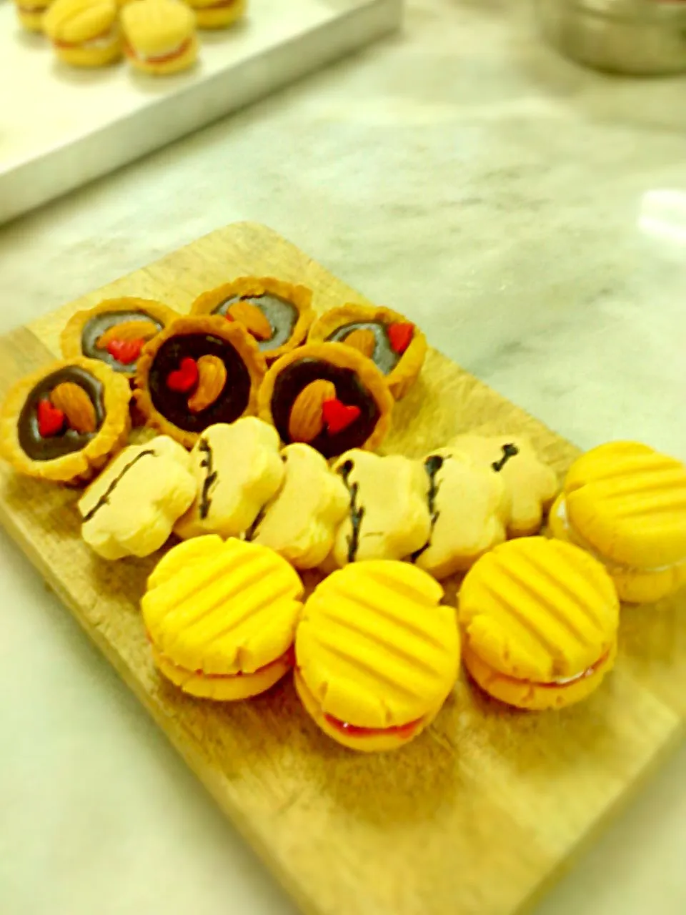 From the left: Choc heart tart cookies, mama carie cookies, melting moment cookies|Harutoさん