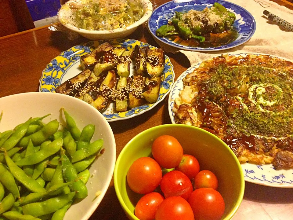 おからお好み焼き   おりぃちゃんに頂いた天狗印の枝豆  茄子のしぎ焼き  焼き獅子唐のポン酢かけ  ゴーヤチャンプル  熟れ熟れトマト|mari miyabeさん