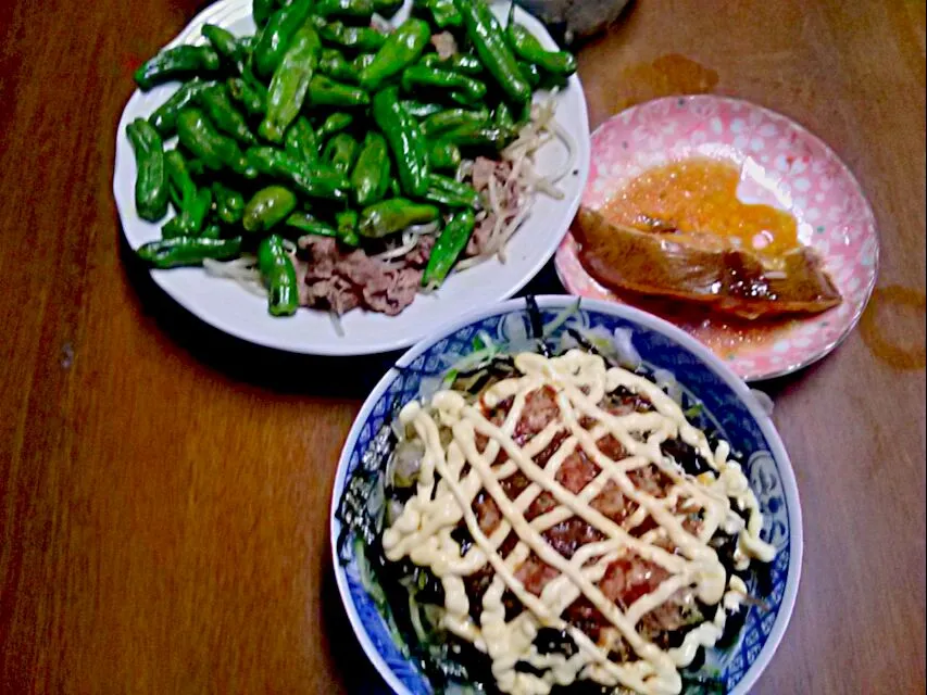 鰈の煮付け
獅子唐と牛肉もやし炒め
玉ねぎとキュウリのノリカツサラダ|wakaneさん