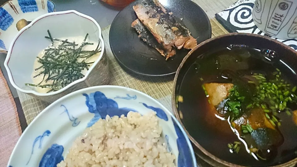 Snapdishの料理写真:長芋＆秋刀魚の塩焼き＆麩の味噌汁|まぐろさん