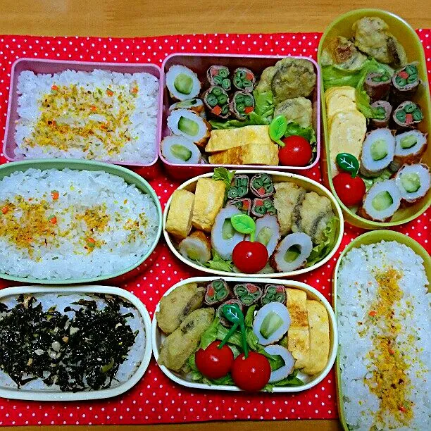 8/6(水)の四人弁当
♪ごぼうの挟み揚げ
♪野菜の肉巻き
♪厚焼き玉子
♪ちくわきゅうり
♪ミニトマト|ふみぃさん