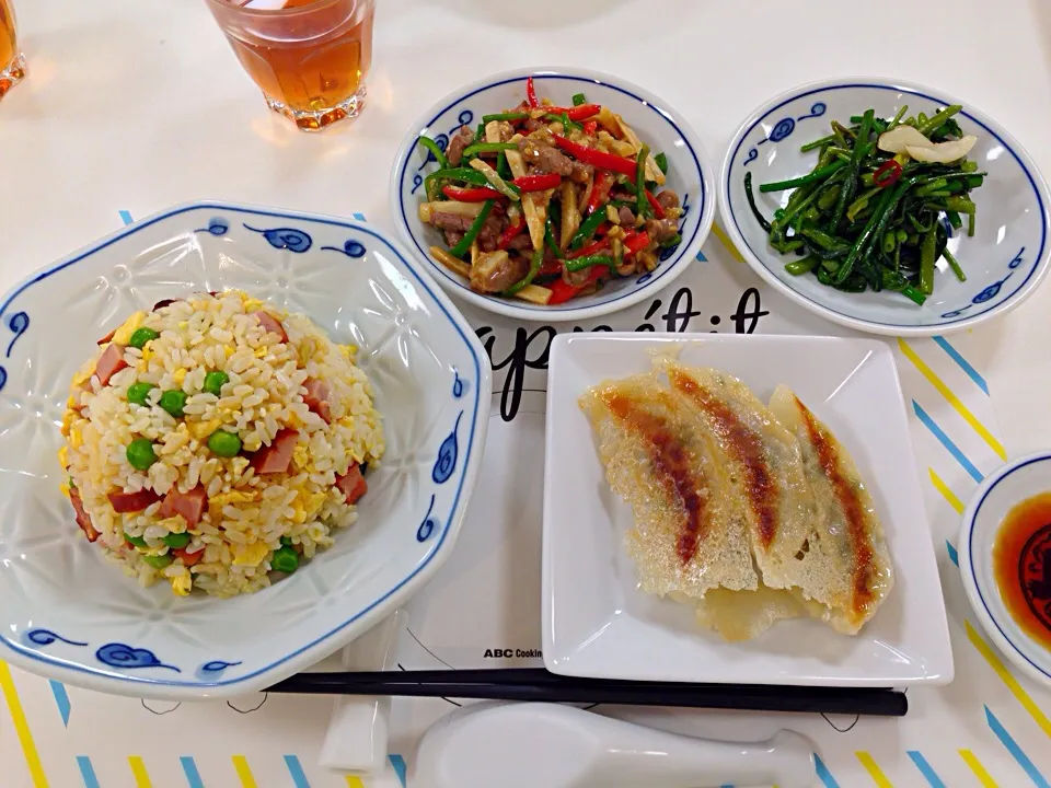 チャーハン 青椒肉絲 餃子 青菜の塩炒め|にゃろめさん