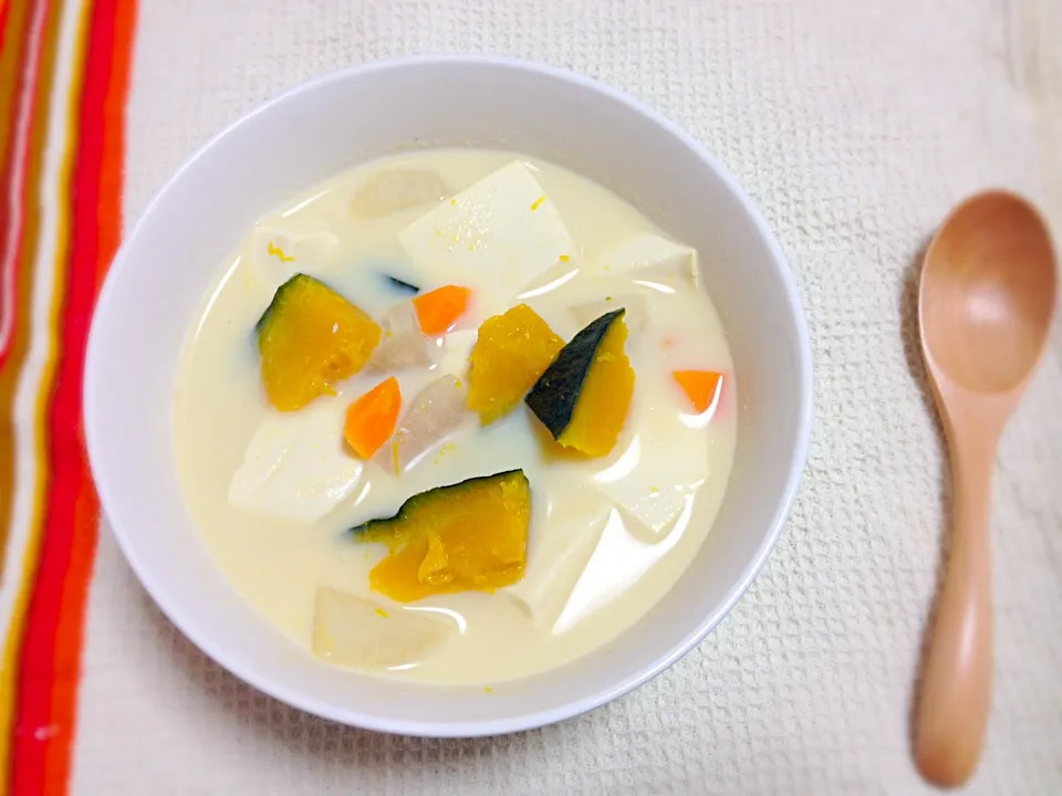 冷え対策！根菜と豆腐の味噌ミルクスープ|たきゃたさん