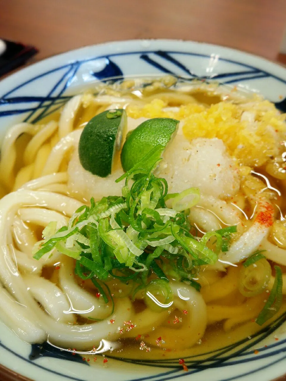 丸亀製麺の冷やしすだちおろしうどん|マカロンさん