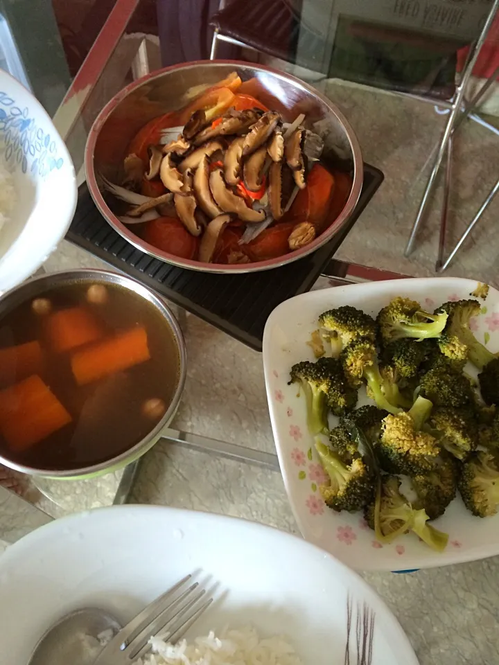 Snapdishの料理写真:Steamed fish, pork rib peanut soup and steamed broccolli|Ong Sor Fernさん