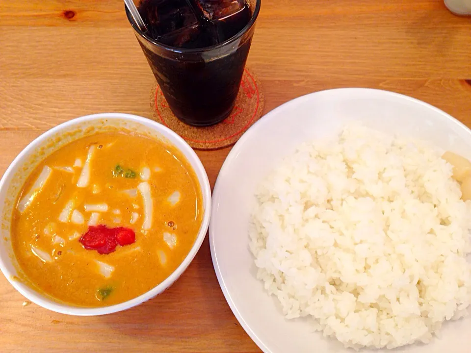 Snapdishの料理写真:じゃがいもとインゲンのオリジナルタイカレー@KOSUGI CURRY|カリー仙人さん