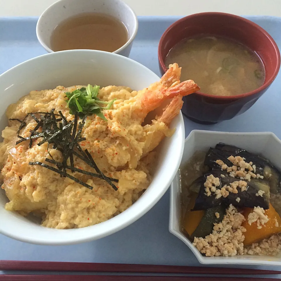 海老天卵とじ丼、南瓜と茄子のそぼろあん、味噌汁(うすあげ、しめじ、大根)|maixx ใหม่さん