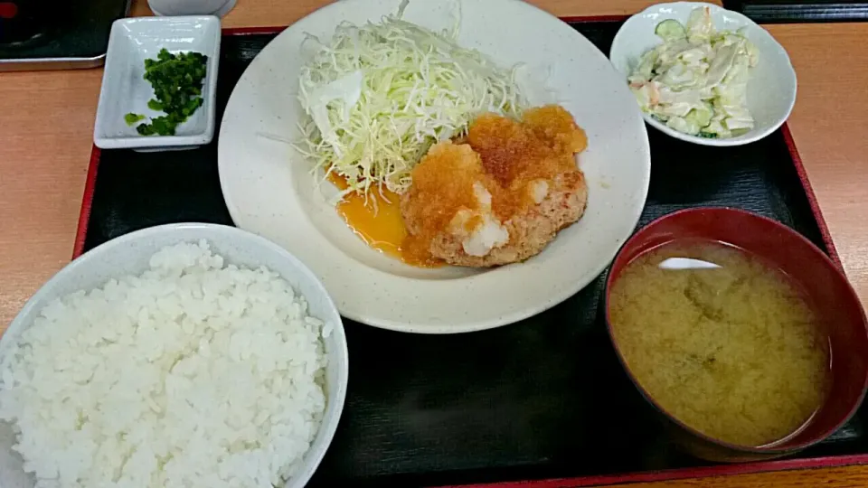 おろしハンバーグ定食|まぐろさん