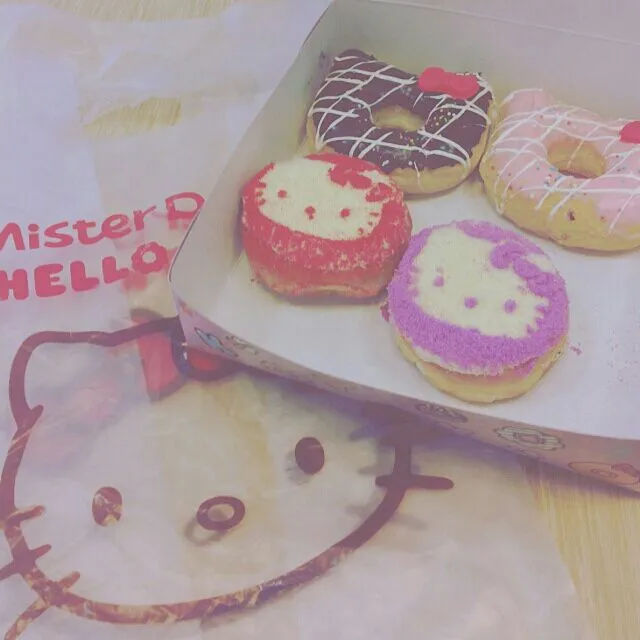 Hello Kitty Donut @Misterdonut|cherryさん