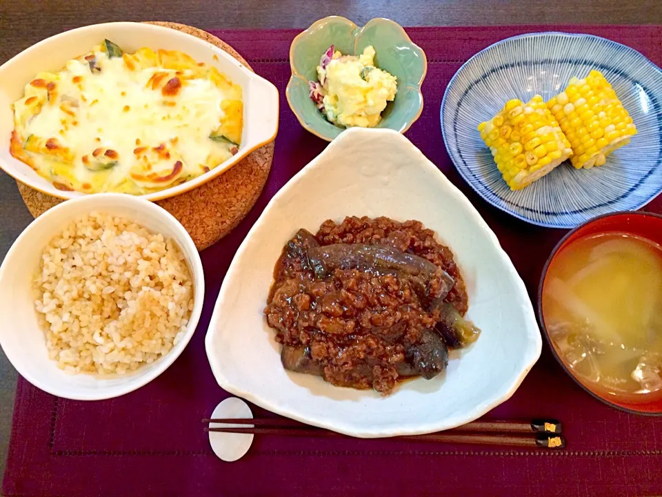 麻婆茄子   カボチャグラタン   ポテトサラダ   トウモロコシのバター焼き   味噌汁   玄米|NAKATAさん