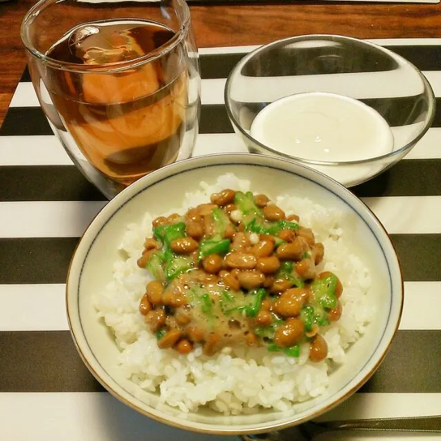 朝ごはん。オクラ納豆ごはん。|ぴらさん