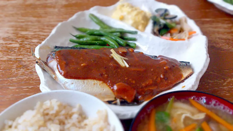 煮魚定食【鯖】|プチテンよすさん