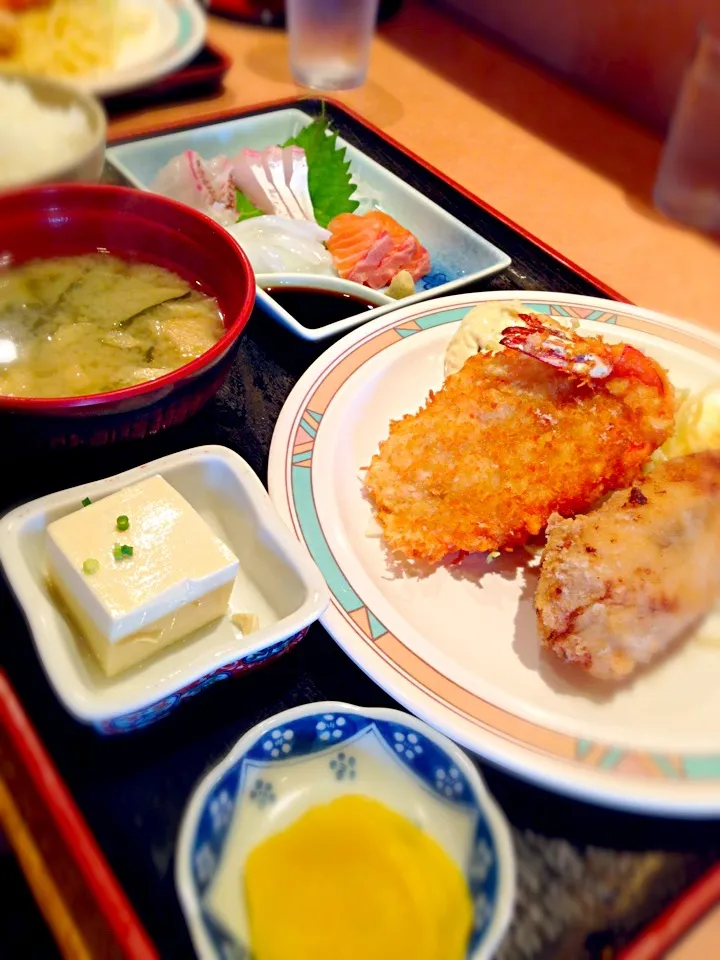 唐戸市場よしにて、よし定食♡|ナナさん