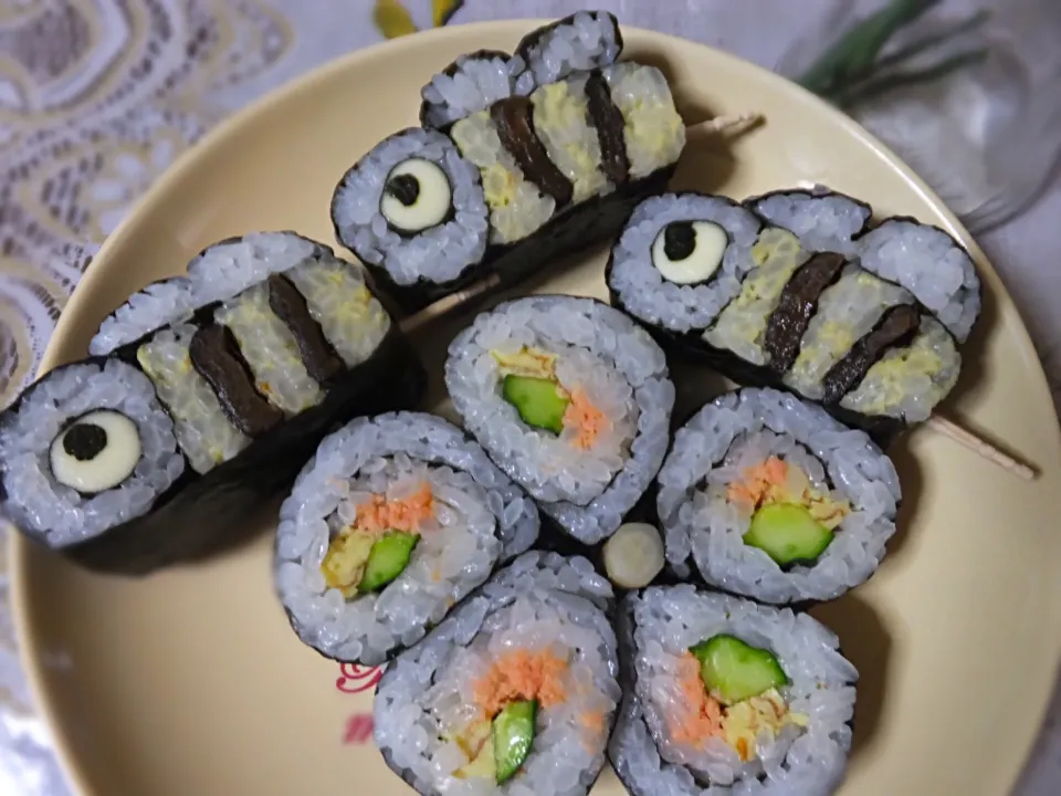 ミツバチとお花の巻き寿司(*^^*)|かよさん