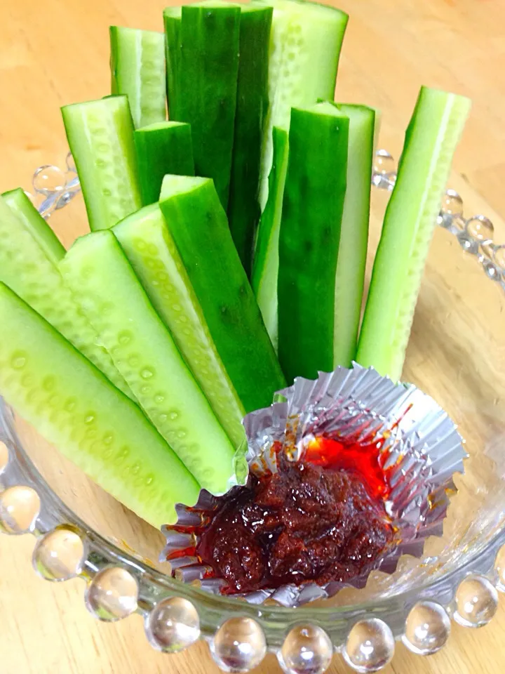 Snapdishの料理写真:Fresh Cucumber in chili paste in oil 😋😋😋|Laarni Nabongさん