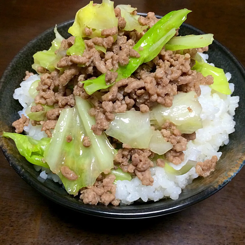 Snapdishの料理写真:貧乏飯。鶏ガラ風味(；ω；)|ゆーてぃさん