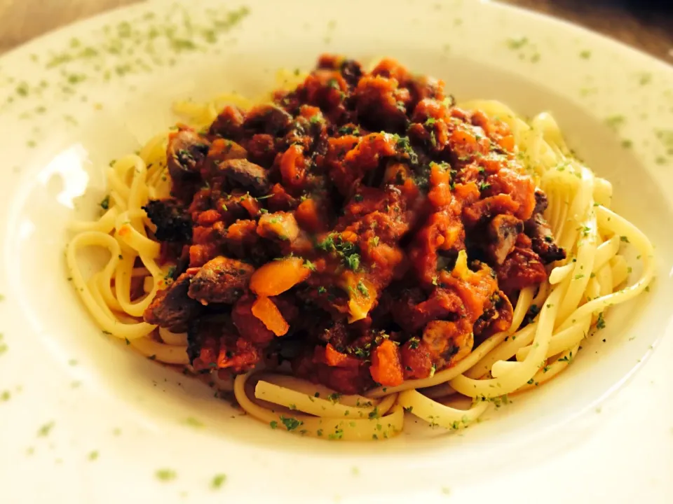 Linguini with broccoli and sun dried tomato and mushroom pomodoro|Sergio Lacuevaさん