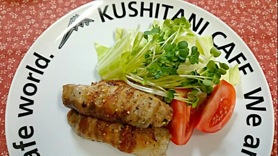 Snapdishの料理写真:薄切り豚肉とオクラのコンビ|Sunao  Akamatsuさん