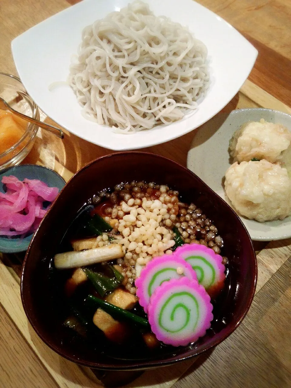 【夕ご飯】鴨南蛮そば、桜色のおつけモノ、お豆腐のふわふわ揚げ、メロン♬|マカロンさん