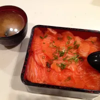 Snapdishの料理写真:Salmon Don|Renee Limさん