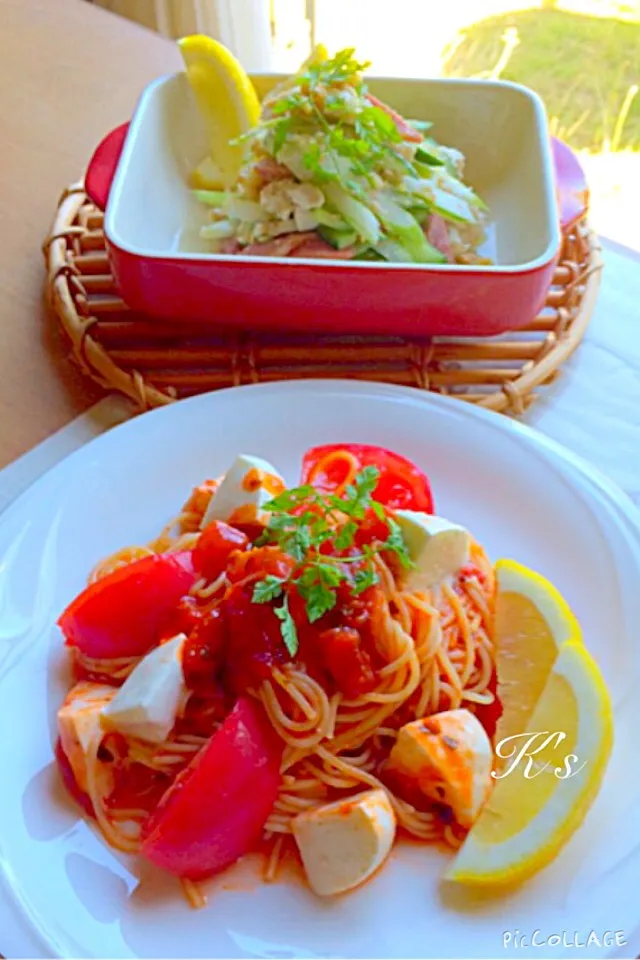 暑い日のランチ💗                        モッツァレラチーズとトマトの冷製パスタ                                      セロリとスモークタン＆チキンの粒マスタードマリネ|くうちゃんさん