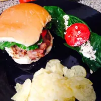 Lamb burgers,spinach and feta salad with lays chips.|ariannaさん