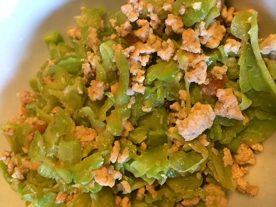 Bittergourd stirfried with minced meat and yuzu miso|Ong Sor Fernさん