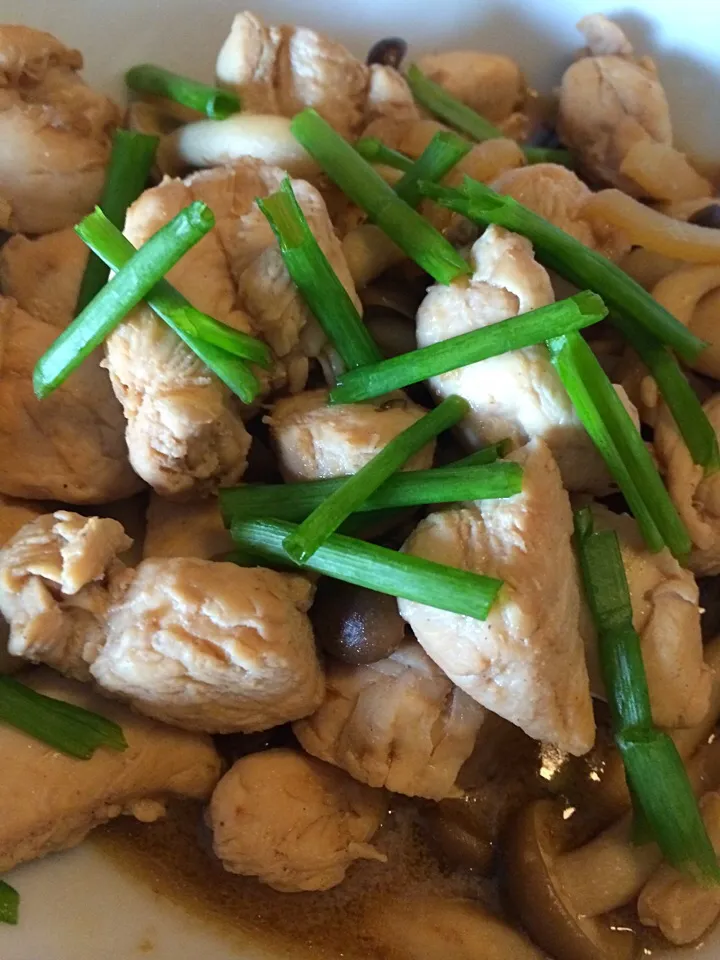 Sesame-ginger chicken with shimeji mushrooms|Ong Sor Fernさん