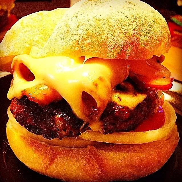 8oz Bacon & CheeseBurger|Emanuel Hayashiさん