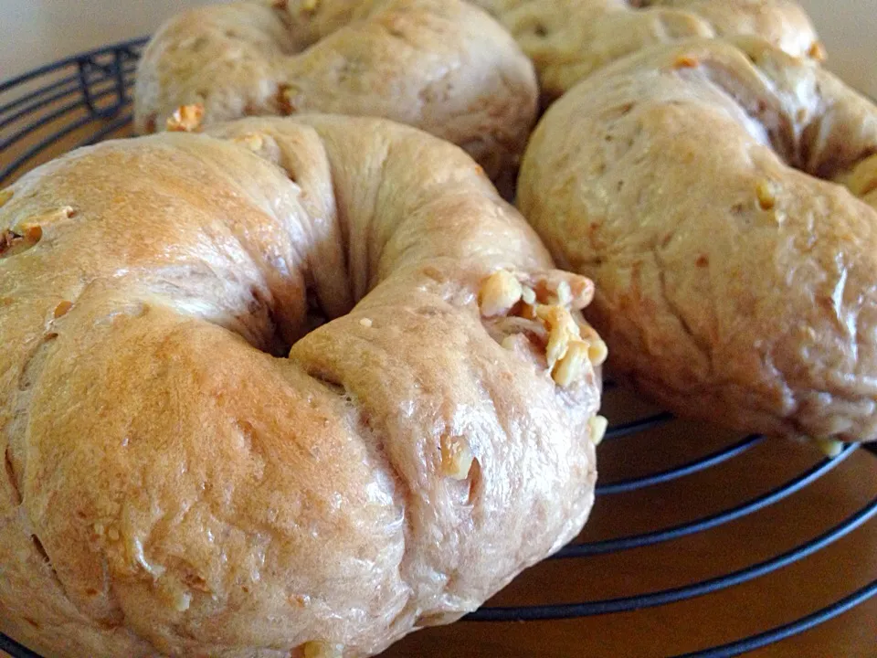 cinnamon + walnuts bagels :)|mさん