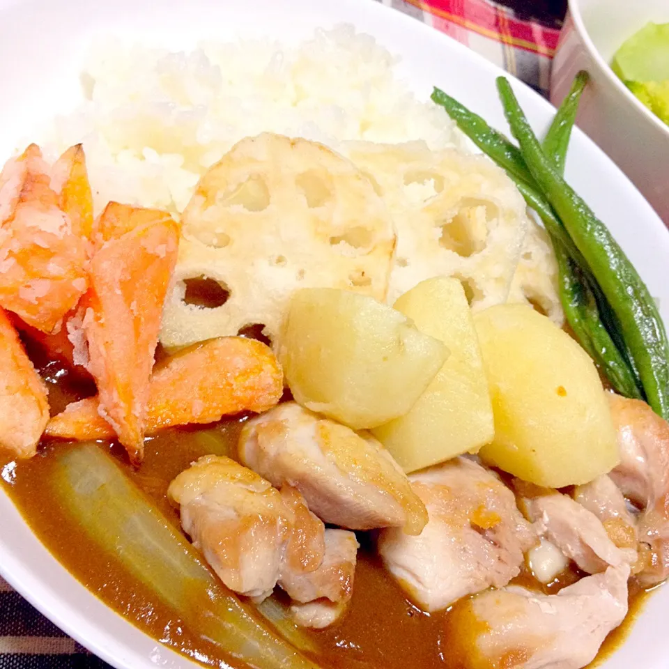 Snapdishの料理写真:パリパリチキンと揚げ野菜カレー|misa.さん