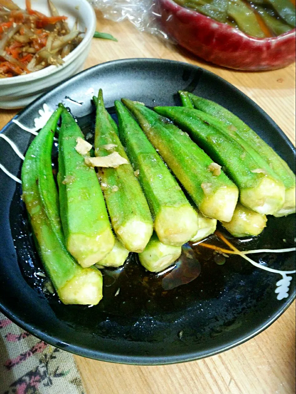 焼きオクラの生姜マリネ|つなさん