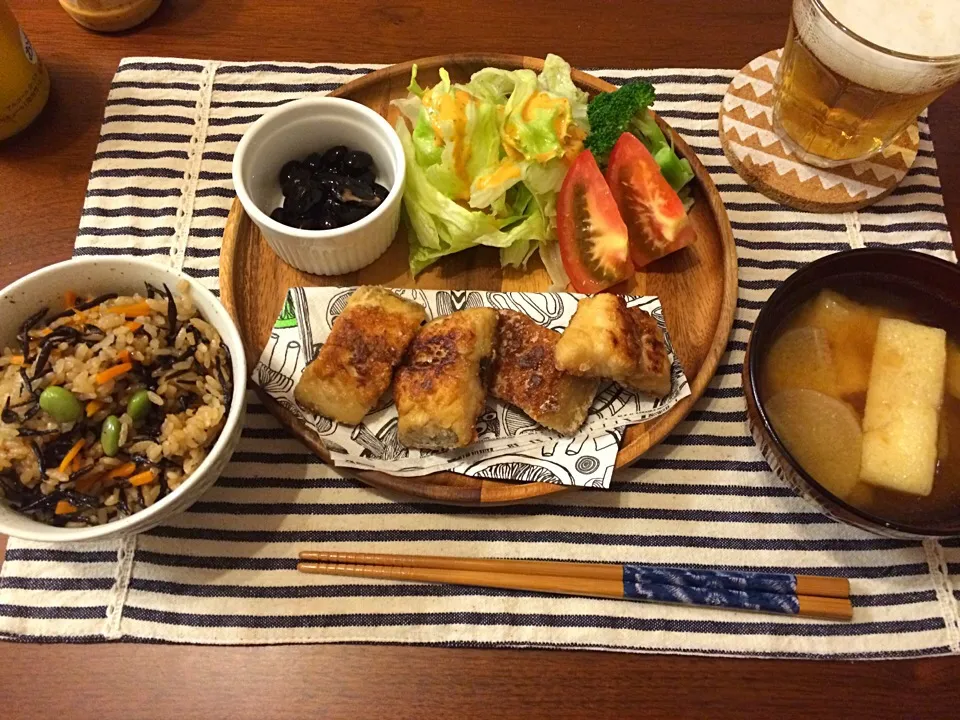 鯖の竜田揚げ ひじきご飯 お揚げのお味噌汁 黒豆 サラダ|haseseさん