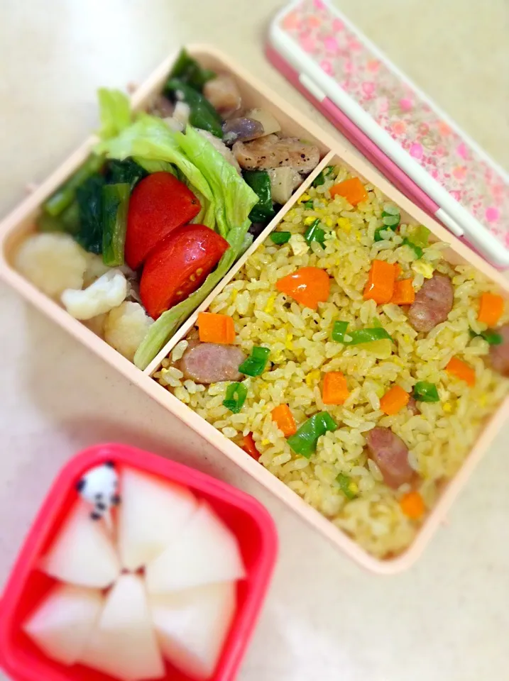 Today’s JK lunch box. 今日は塾の自習室にこもるんだそうです。頑張れ〜^ ^|hoppycowさん