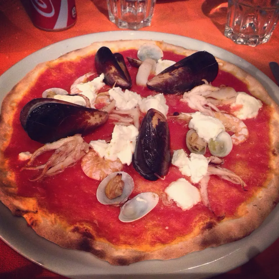 Seafood-pizza|Sara Derudiさん