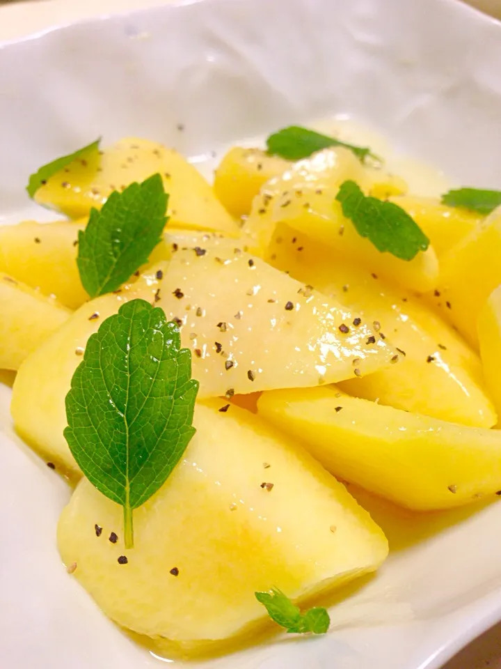 Simple peach mint salad :) 超簡単に作れるミントピーチサラダ☆|Tanuさん